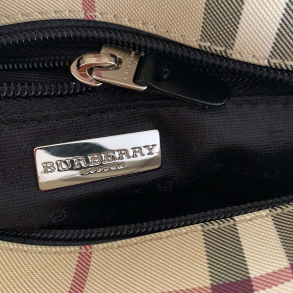 Burberry gorgeous bag 💯 authentic - Picture 10 of 12